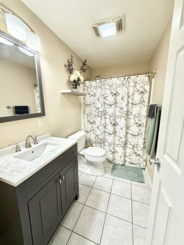 3005 N Stone Lake Dr, Augusta, KS 67010