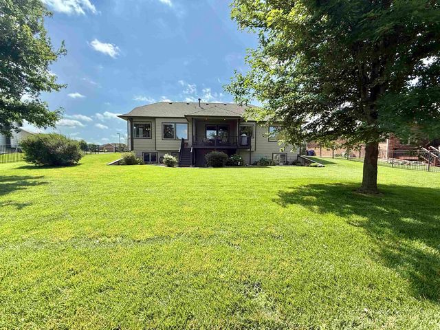 3005 N Stone Lake Dr, Augusta, KS 67010