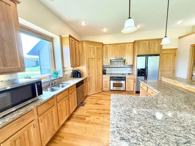 3005 N Stone Lake Dr, Augusta, KS 67010