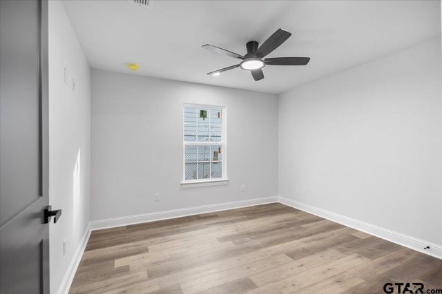 906 Duckenfield Avenue, Tyler, TX 75701