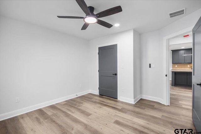 906 Duckenfield Avenue, Tyler, TX 75701