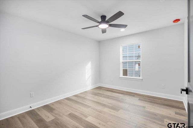 906 Duckenfield Avenue, Tyler, TX 75701