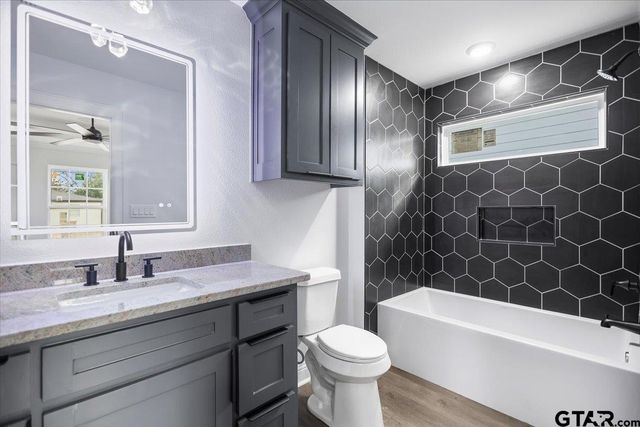 906 Duckenfield Avenue, Tyler, TX 75701