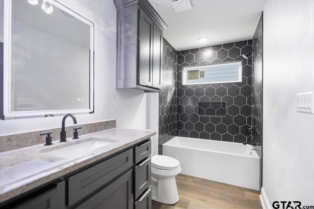 906 Duckenfield Avenue, Tyler, TX 75701