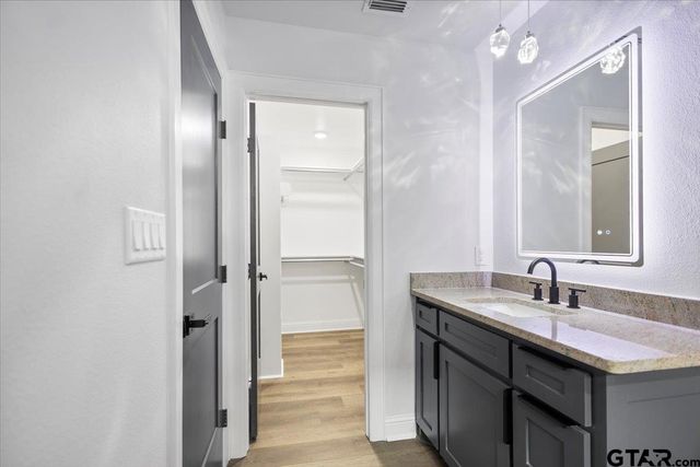 906 Duckenfield Avenue, Tyler, TX 75701