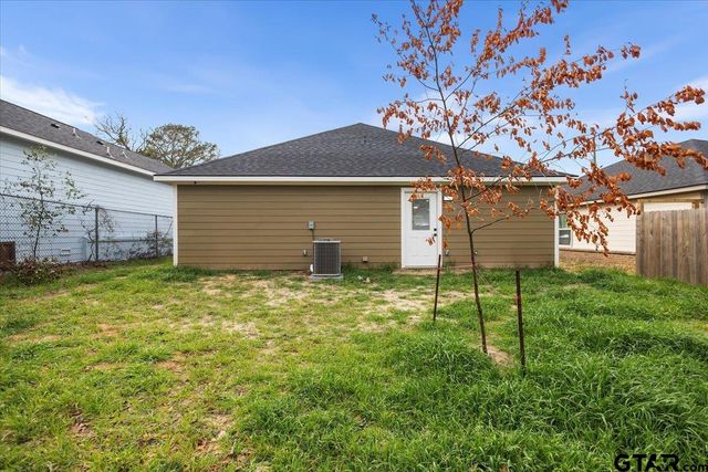 906 Duckenfield Avenue, Tyler, TX 75701