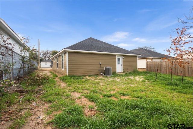 906 Duckenfield Avenue, Tyler, TX 75701