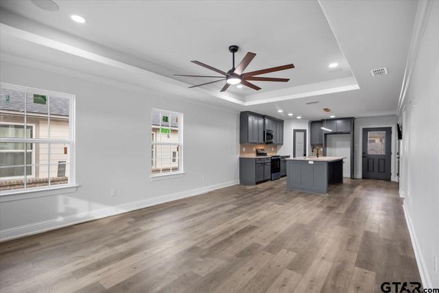 906 Duckenfield Avenue, Tyler, TX 75701