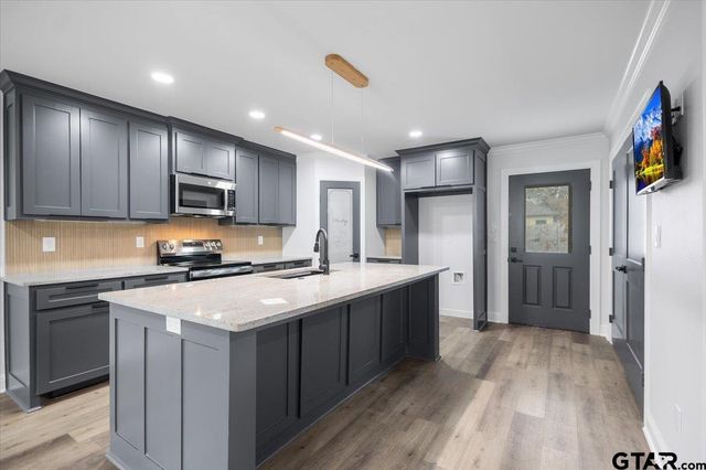 906 Duckenfield Avenue, Tyler, TX 75701