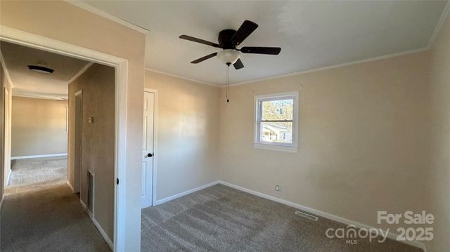 513 Holly Street, Dallas, NC 28034