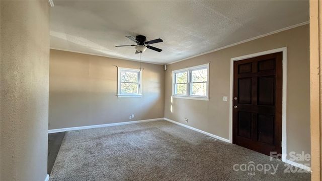 513 Holly Street, Dallas, NC 28034