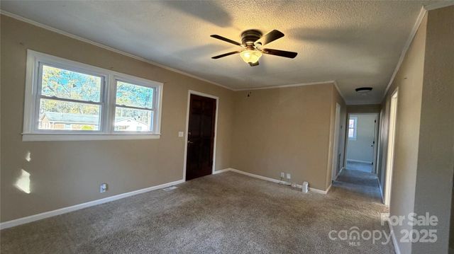 513 Holly Street, Dallas, NC 28034