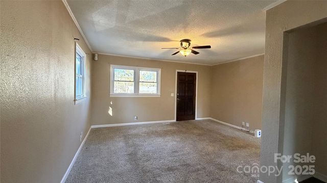 513 Holly Street, Dallas, NC 28034