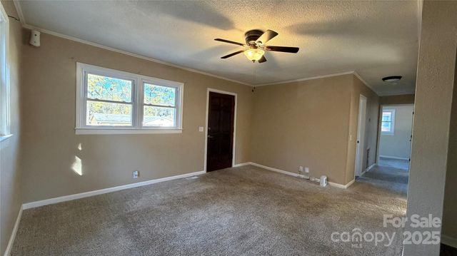 513 Holly Street, Dallas, NC 28034