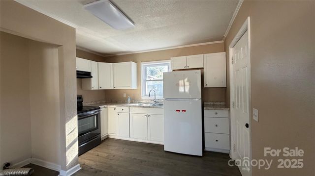 513 Holly Street, Dallas, NC 28034