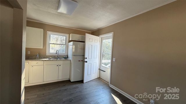 513 Holly Street, Dallas, NC 28034