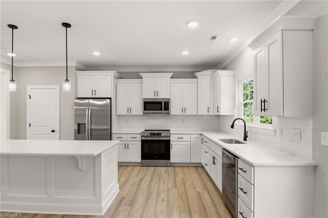 1956 Wild Rosewood Way, Winston-salem, NC 27103