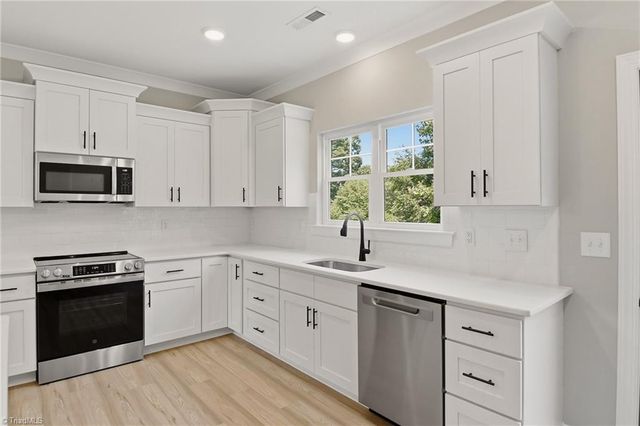 1956 Wild Rosewood Way, Winston-salem, NC 27103