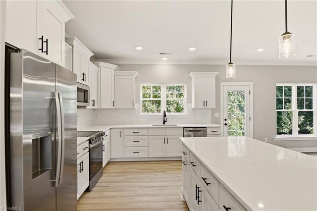 1956 Wild Rosewood Way, Winston-salem, NC 27103