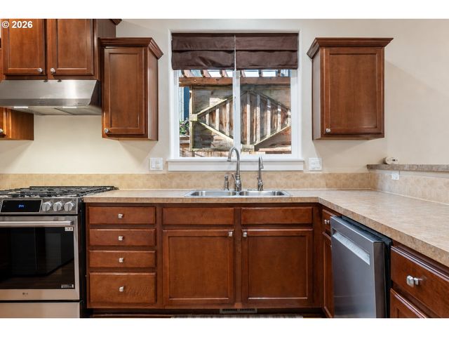 12613 ROSS St, Oregon City, OR 97045