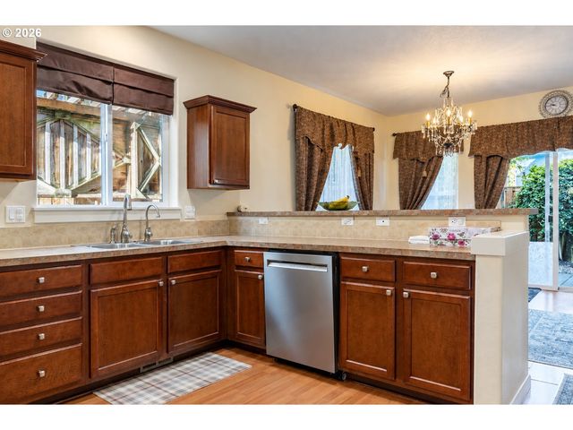 12613 ROSS St, Oregon City, OR 97045