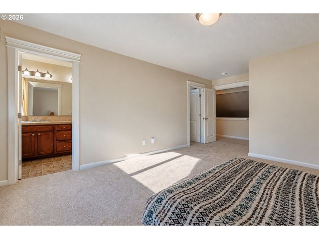 12613 ROSS St, Oregon City, OR 97045