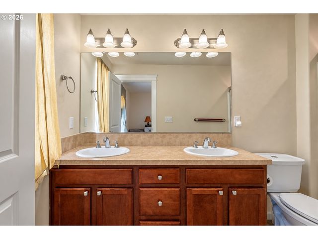12613 ROSS St, Oregon City, OR 97045