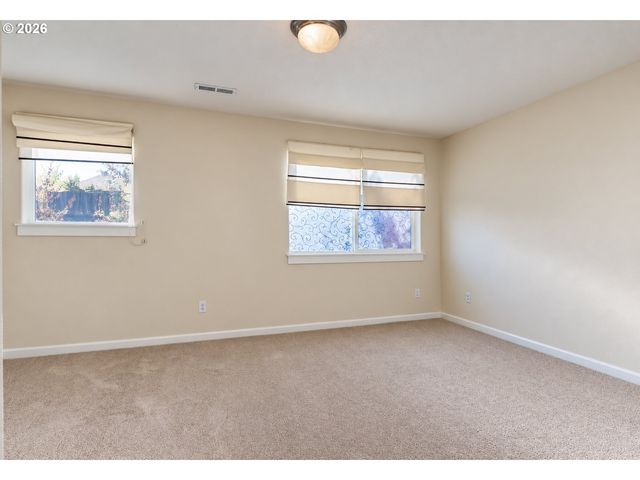 12613 ROSS St, Oregon City, OR 97045
