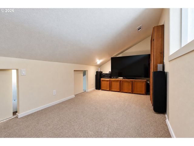 12613 ROSS St, Oregon City, OR 97045