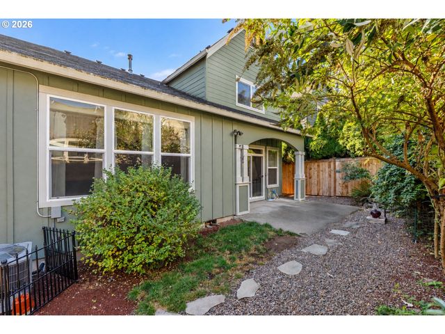 12613 ROSS St, Oregon City, OR 97045