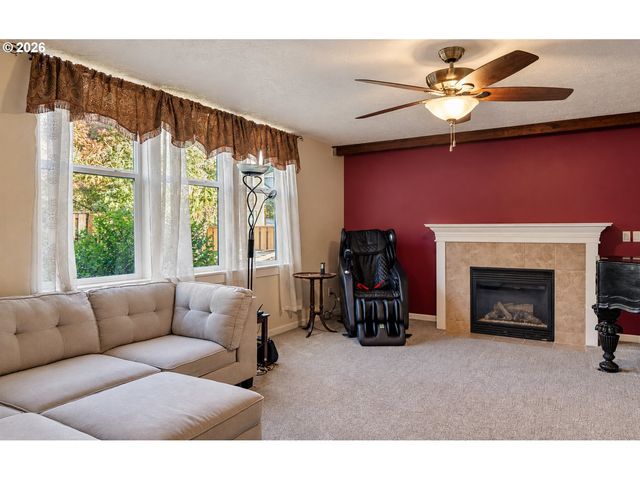 12613 ROSS St, Oregon City, OR 97045