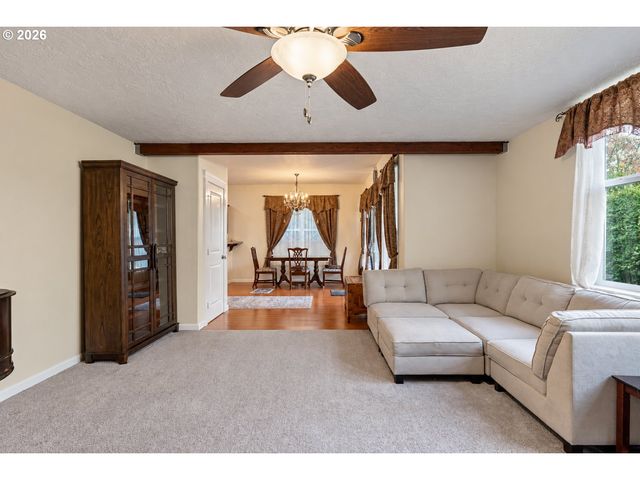 12613 ROSS St, Oregon City, OR 97045