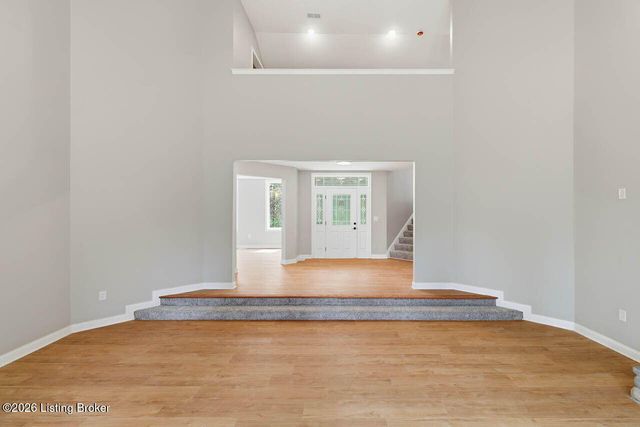 375 Wood Valley Ln, Louisville, KY 40299