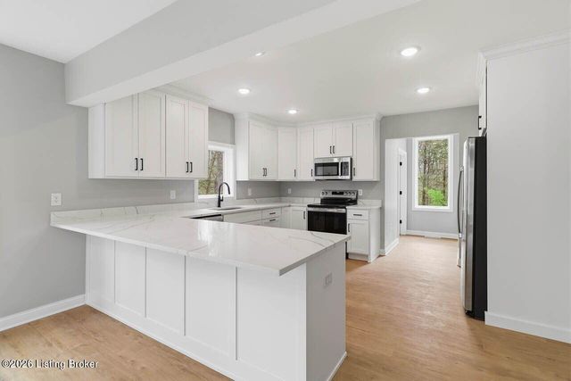 375 Wood Valley Ln, Louisville, KY 40299