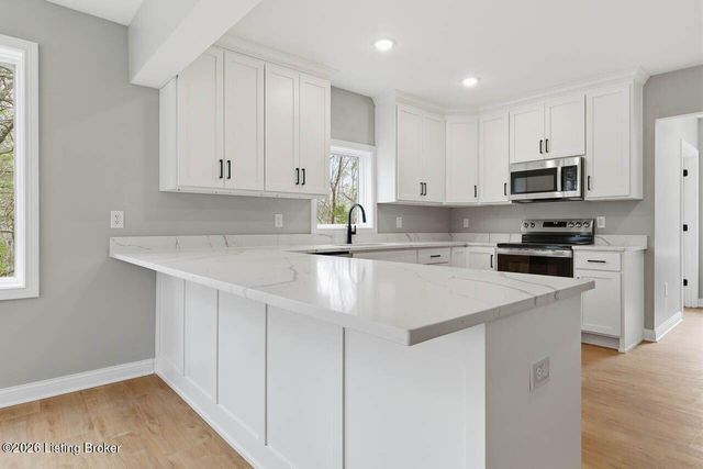375 Wood Valley Ln, Louisville, KY 40299