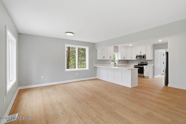 375 Wood Valley Ln, Louisville, KY 40299