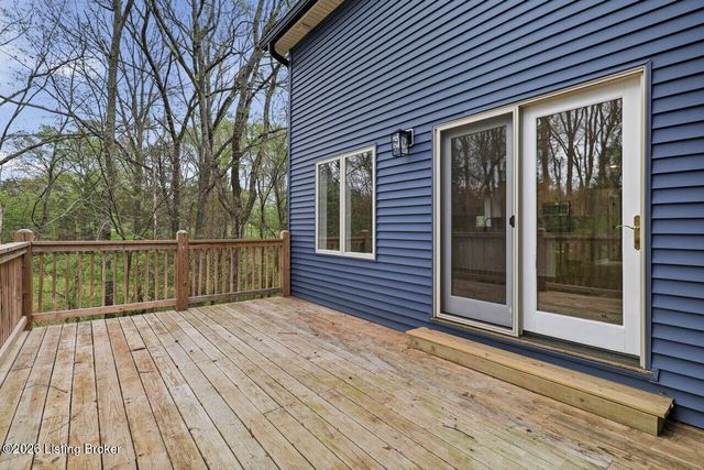 375 Wood Valley Ln, Louisville, KY 40299