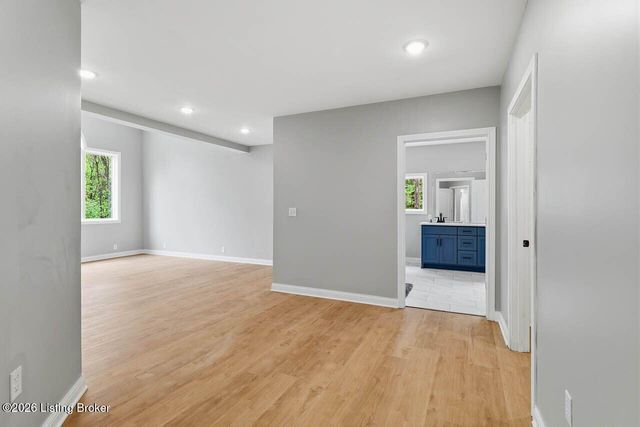 375 Wood Valley Ln, Louisville, KY 40299