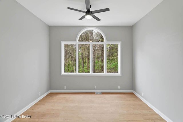 375 Wood Valley Ln, Louisville, KY 40299