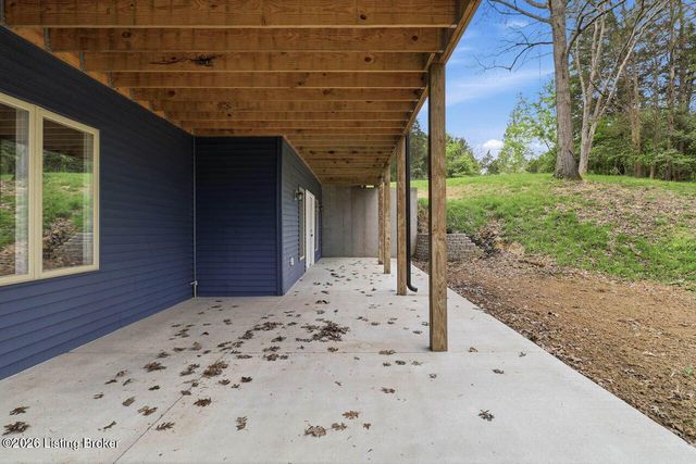 375 Wood Valley Ln, Louisville, KY 40299
