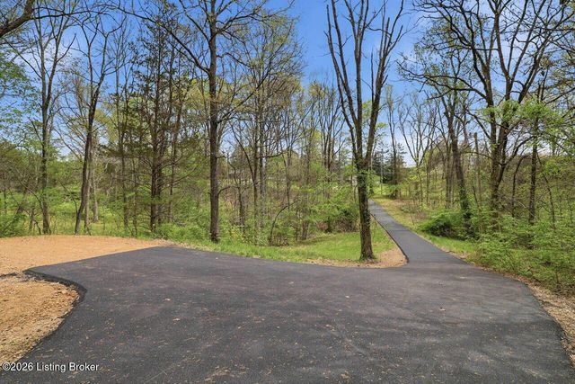 375 Wood Valley Ln, Louisville, KY 40299