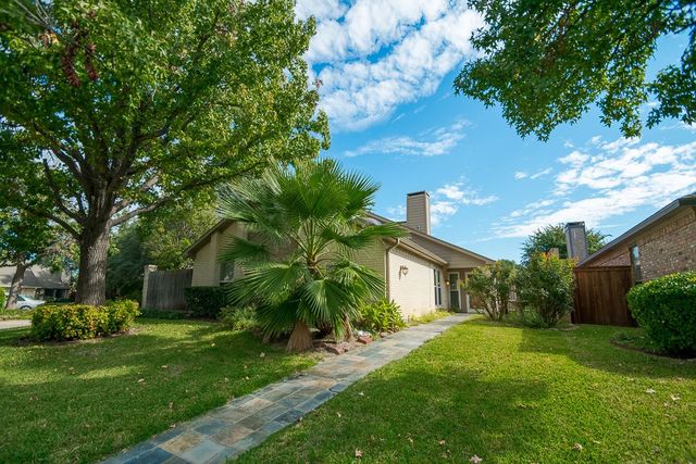 14816 Sopras Circle, Addison, TX 75001