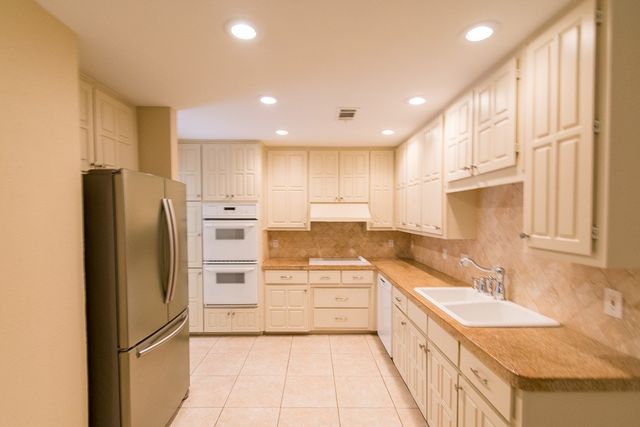 14816 Sopras Circle, Addison, TX 75001