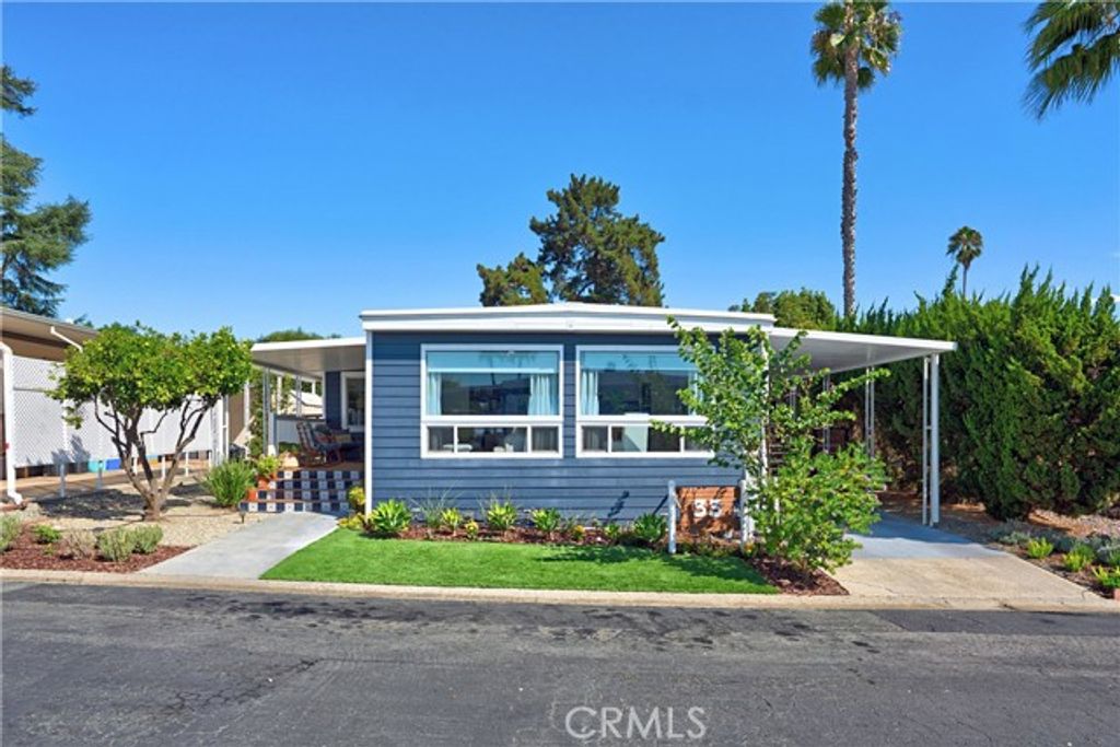 1120 E Mission Road 33, Fallbrook, CA 92028