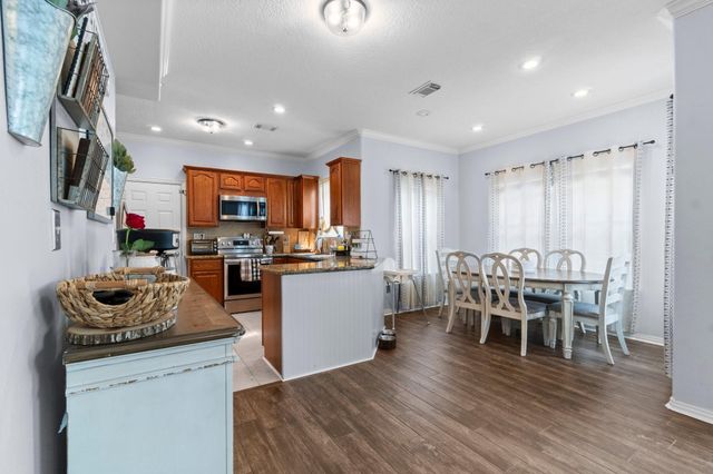 746 E Lake Drive, Livingston, TX 77351