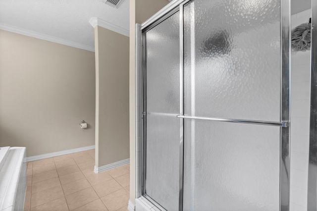 746 E Lake Drive, Livingston, TX 77351