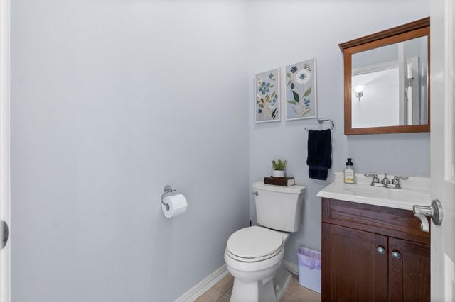 746 E Lake Drive, Livingston, TX 77351