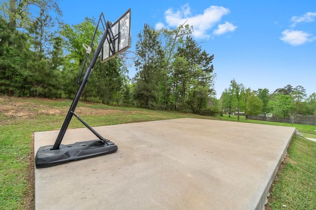 746 E Lake Drive, Livingston, TX 77351