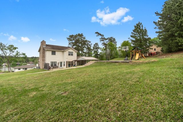 746 E Lake Drive, Livingston, TX 77351