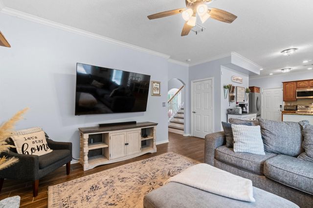 746 E Lake Drive, Livingston, TX 77351